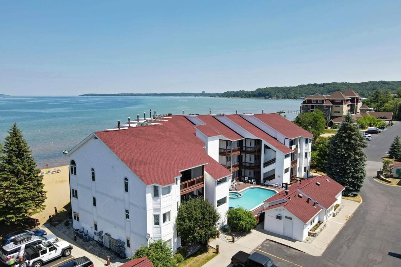 Beachside 216 With Pool Hot Tub And Private Deck Overlooking East Bay ทราเวิร์สซิตี้ ภายนอก รูปภาพ