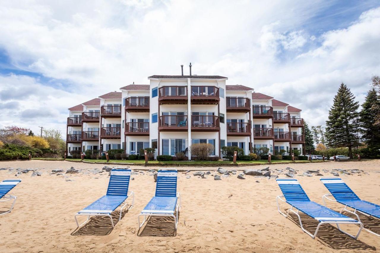 Beachside 216 With Pool Hot Tub And Private Deck Overlooking East Bay ทราเวิร์สซิตี้ ภายนอก รูปภาพ